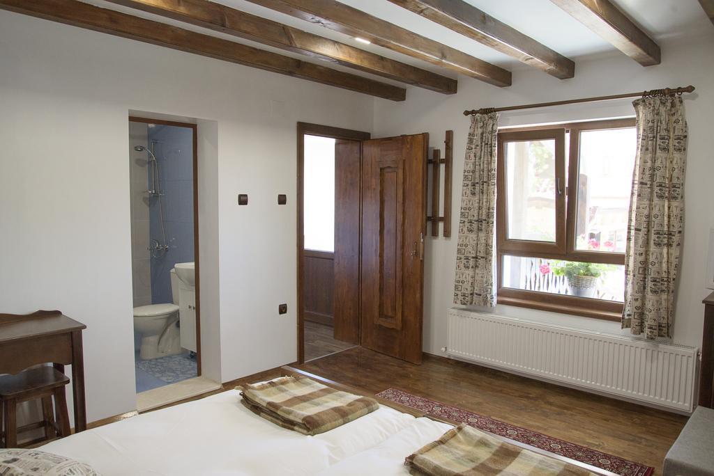 Guest House Zlateya 마다라 외부 사진