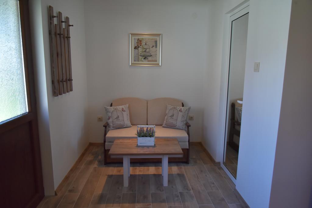Guest House Zlateya 마다라 외부 사진