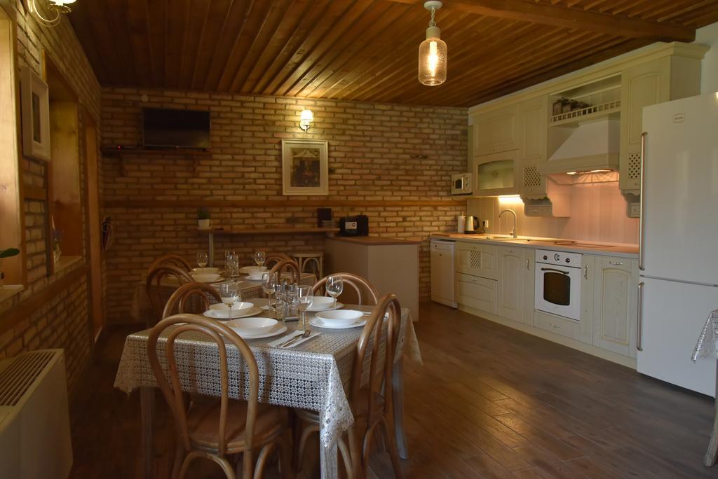 Guest House Zlateya 마다라 외부 사진