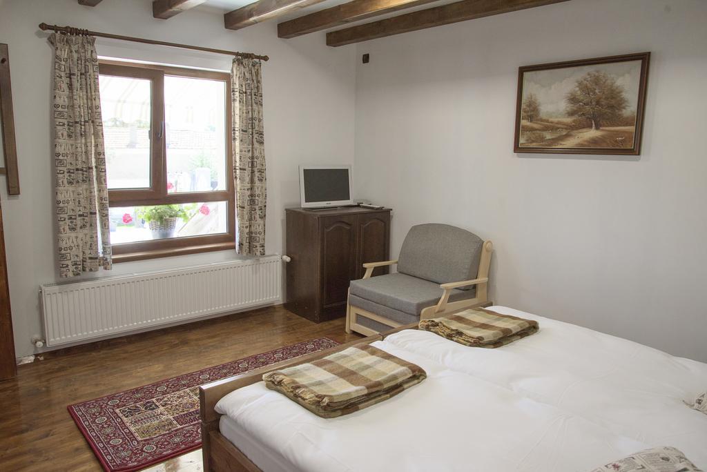 Guest House Zlateya 마다라 외부 사진