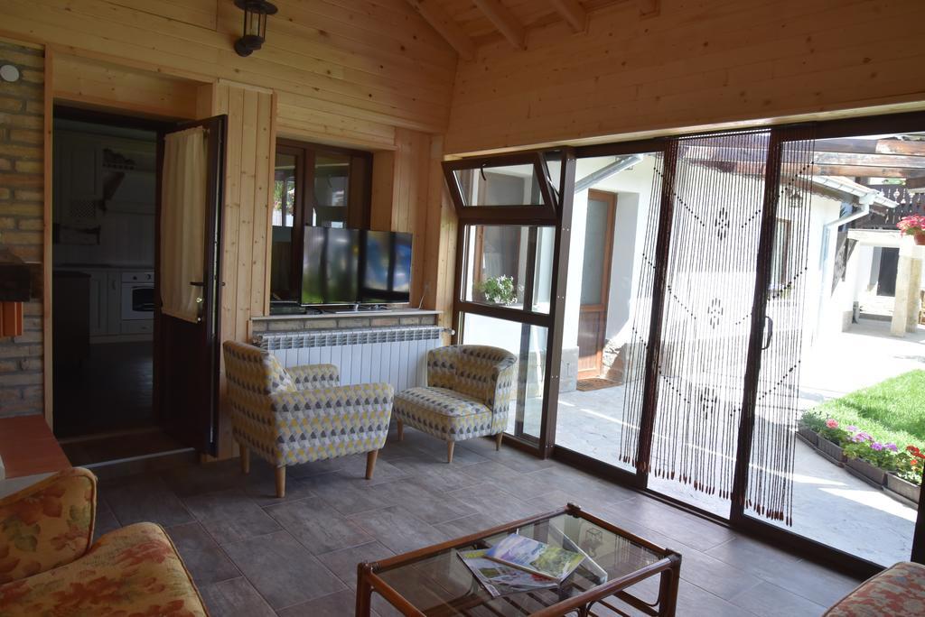 Guest House Zlateya 마다라 외부 사진