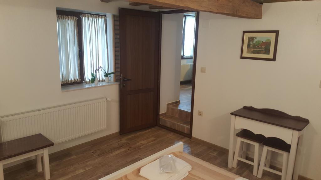 Guest House Zlateya 마다라 외부 사진