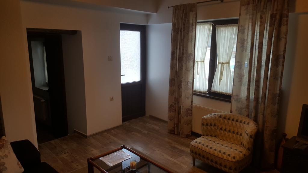 Guest House Zlateya 마다라 외부 사진
