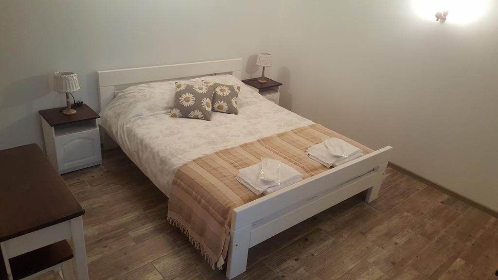 Guest House Zlateya 마다라 외부 사진